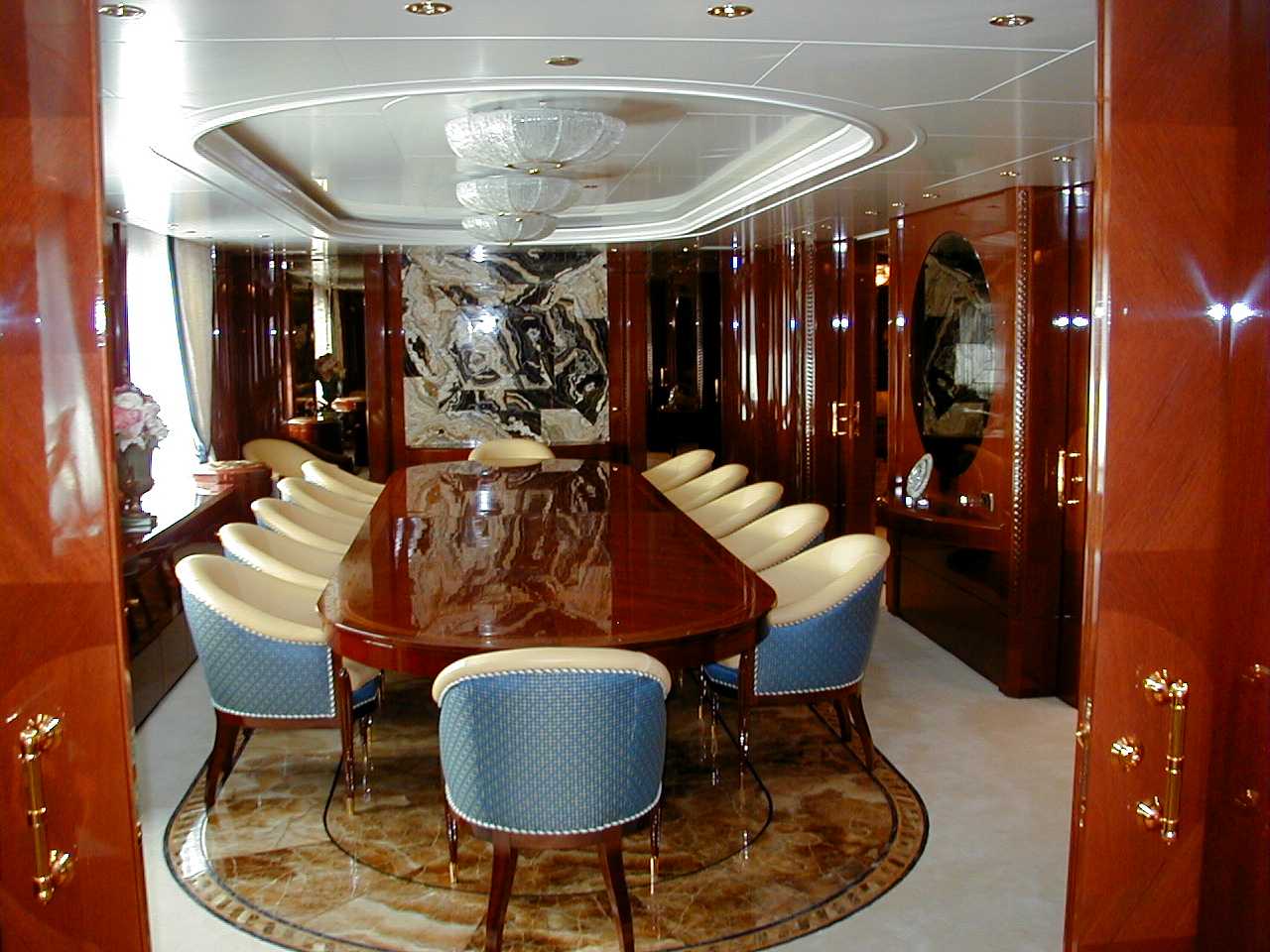 Innenraum des Oceanco Yacht Stargate