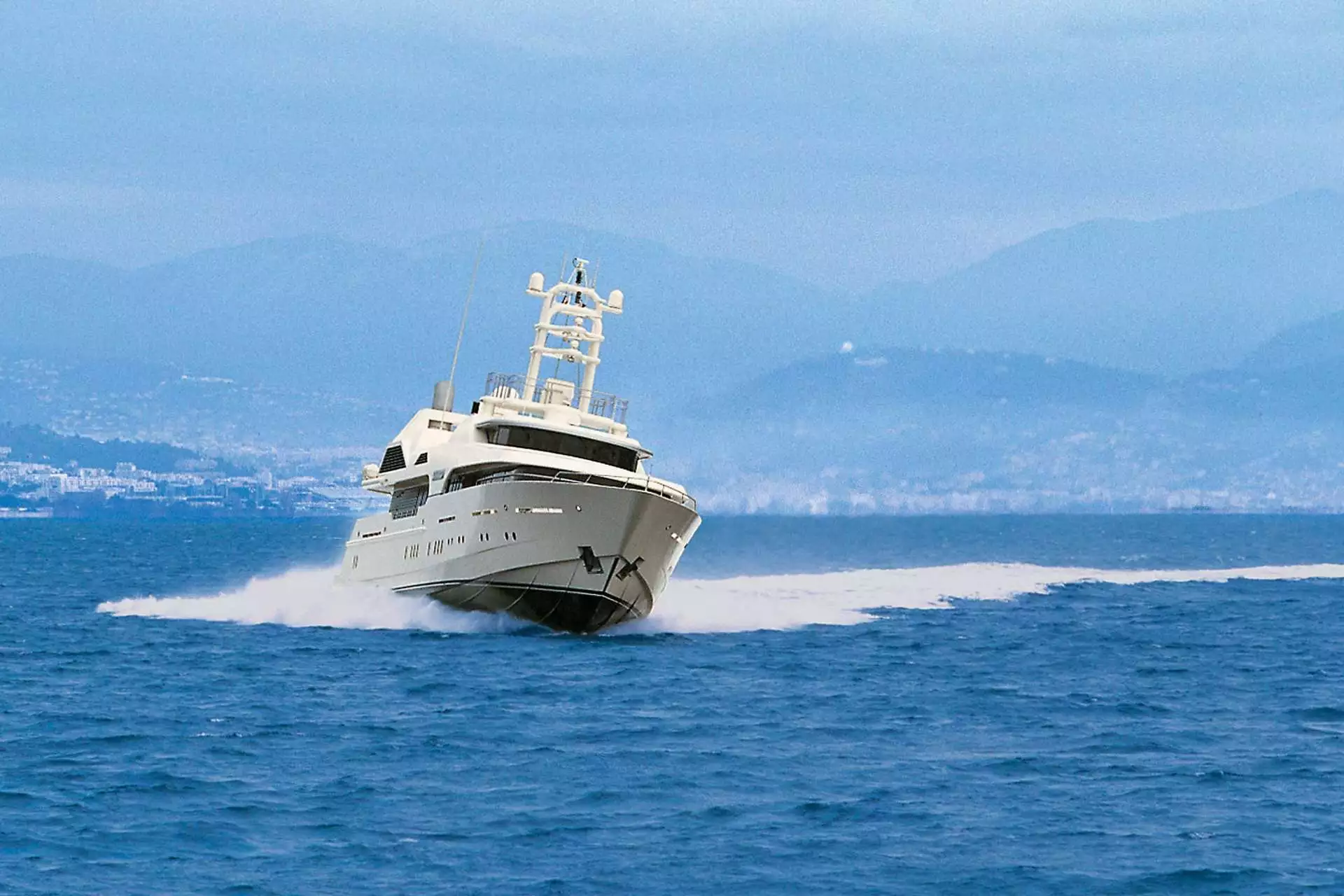 يخت SUSSURRO • Feadship • 1998 • المالك إيرينا مالاندينا