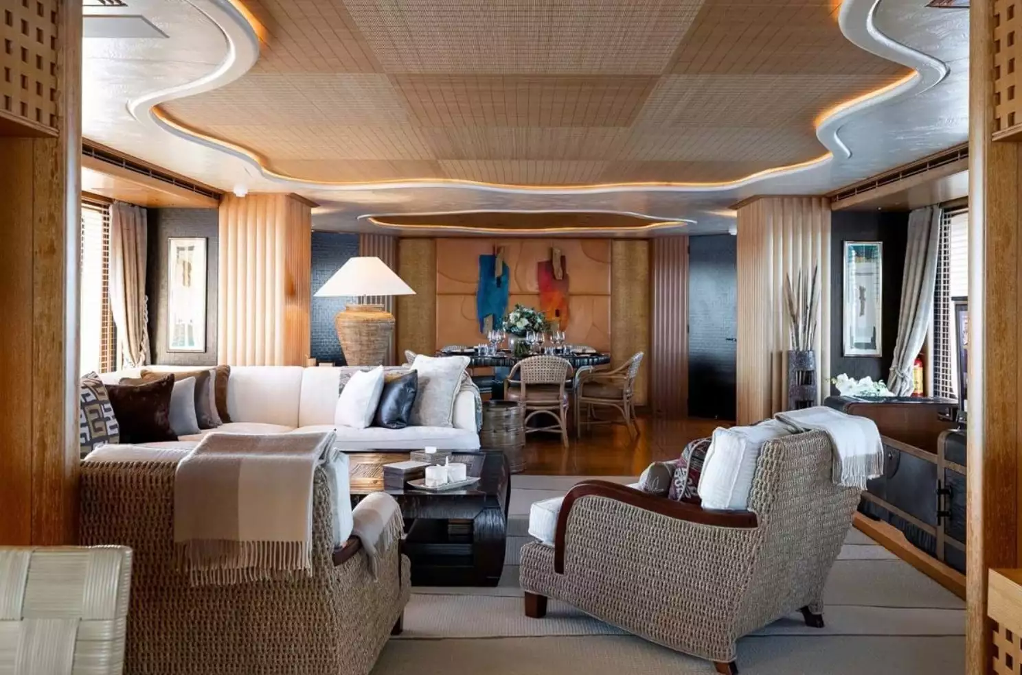 yacht Sussurro interior