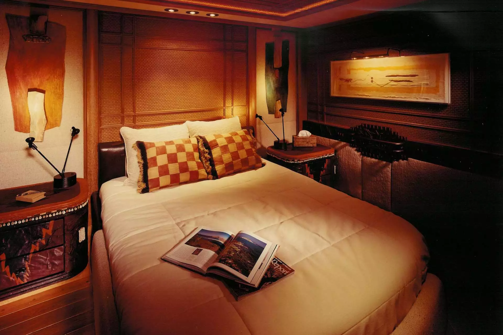 yacht Sussurro interior