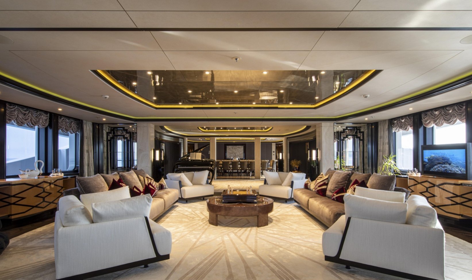 interno dell'yacht Valerie