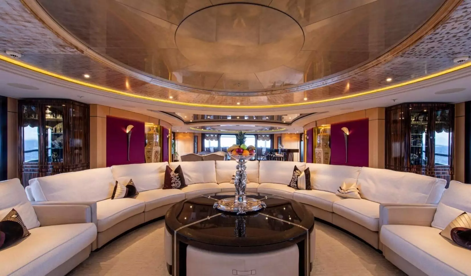 yacht Valerie interior