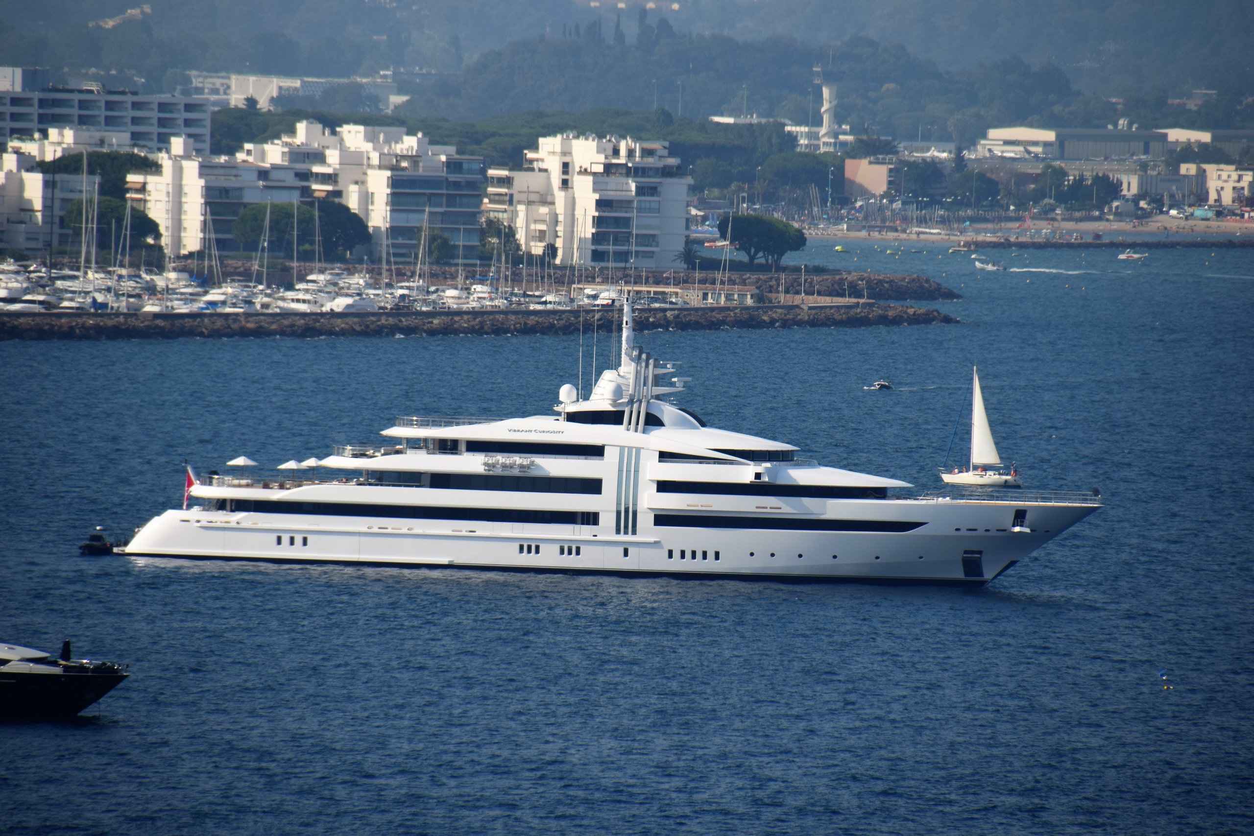 CURIOSITÉ VIBRANTE Yacht • Oceanco • 2009 • Propriétaire Reinhold Wurth