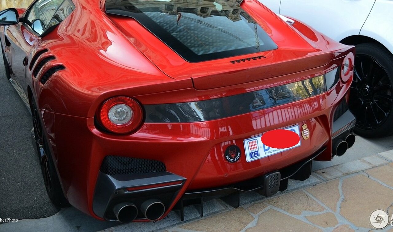 Proprietario della leggenda nera Ferrari-f12tdf (1)