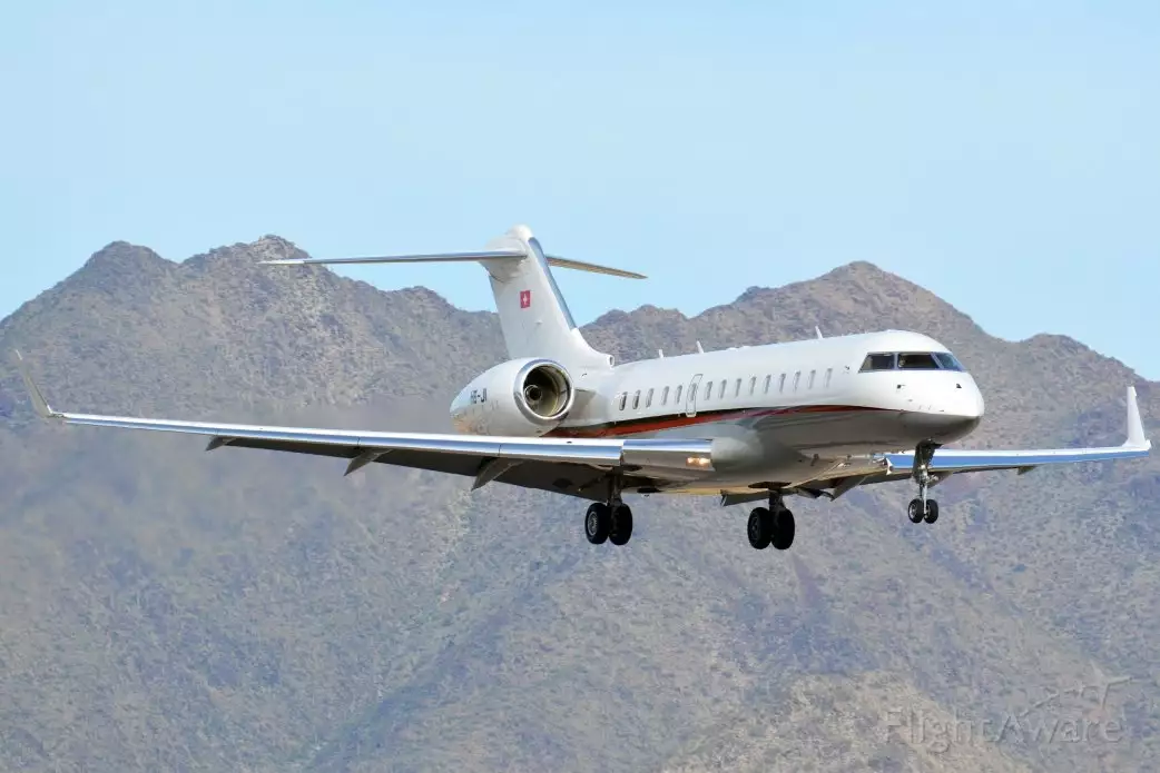 Avión HB-JII Bombardier Ernesto Bertarelli