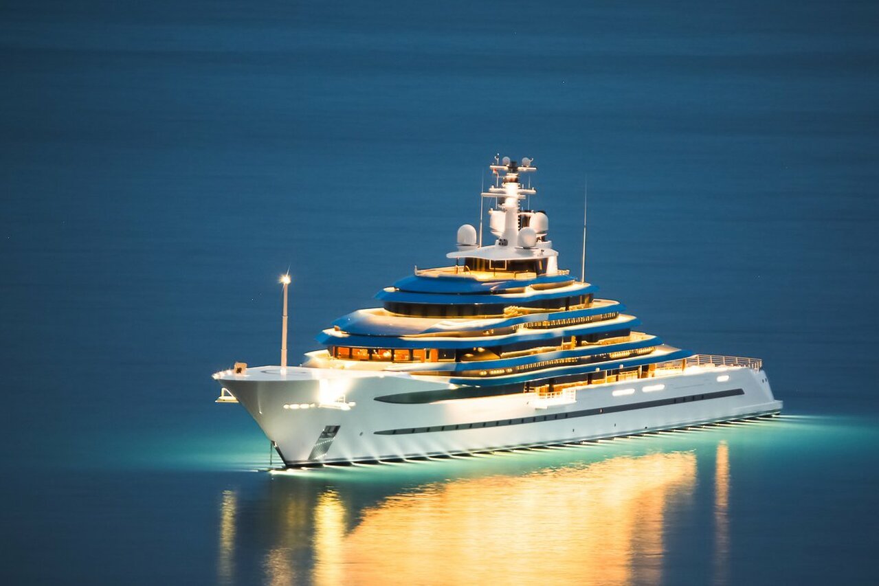 KAOS Yacht • Nancy Walton Laurie's $300M Superyacht • Oceanco