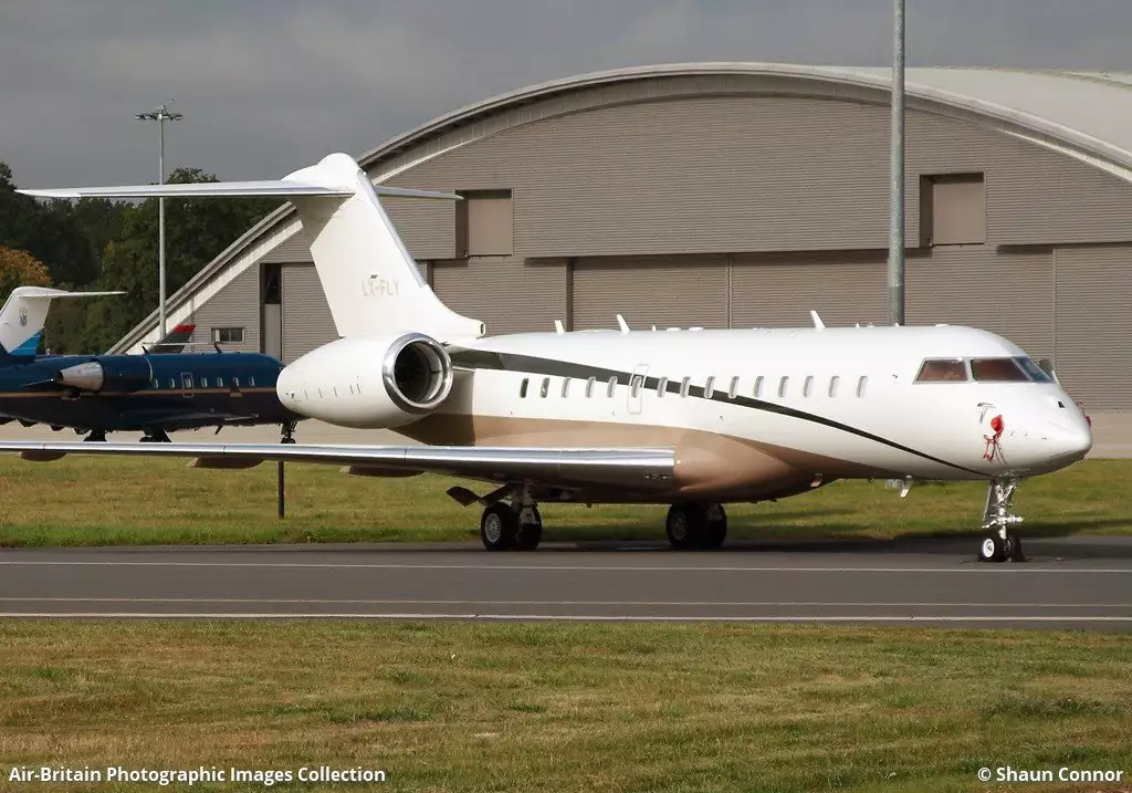 LX-FLY Bombardier Eugene Shvidler