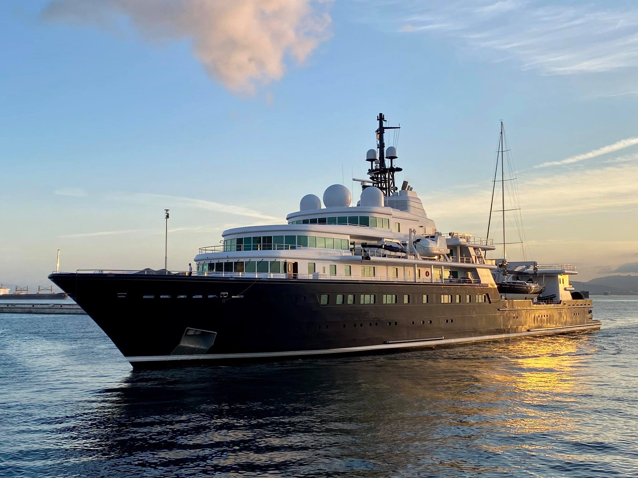 LE GRAND BLEU yacht • Bremer Vulkan • 2000 • owner Eugene Shvidler