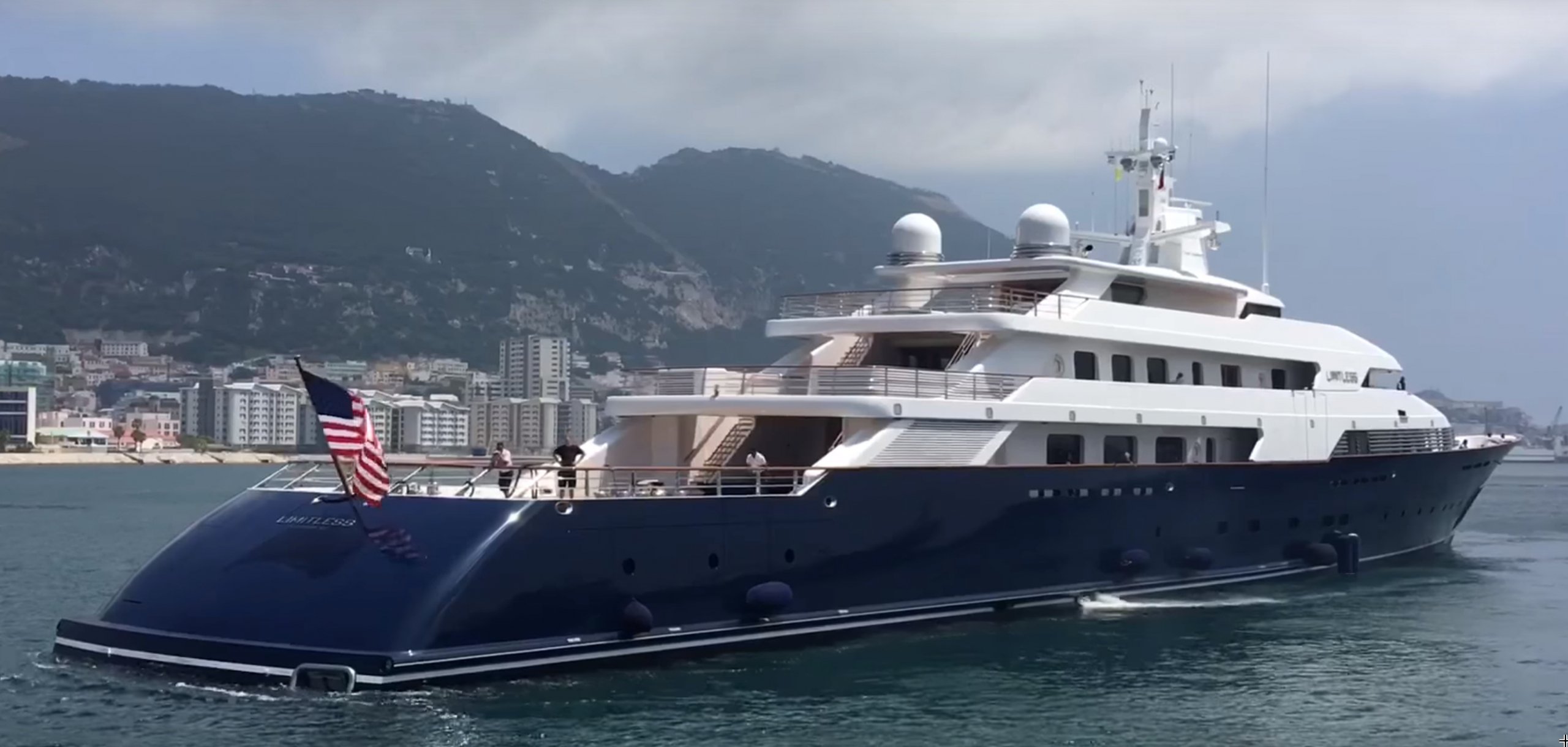 yacht Limitless - Lurssen -1997 - Les Wexner