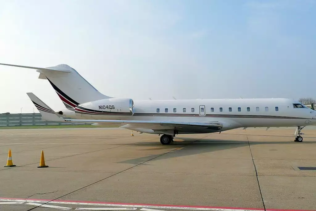 N104QS Bombardier-Global-5000 Ray-Catena