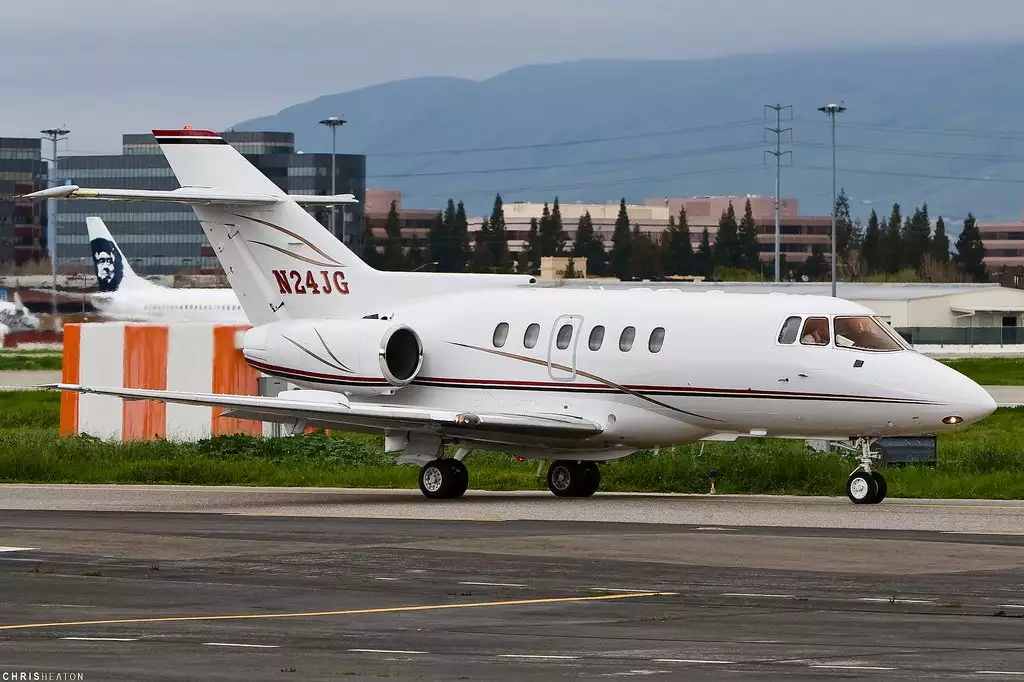 Частный самолет N24JG Dassault Falcon Джеффа Гордона