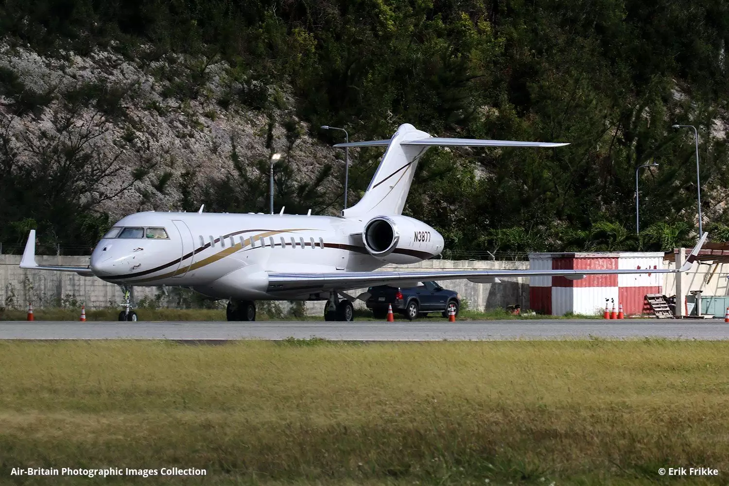 N3877 Bombardier Michael Saylor jet