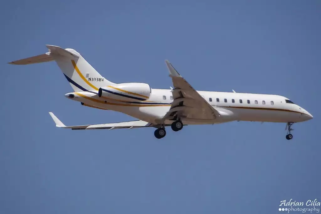 N393BV Bombardier Global 6000 Барри Диллер