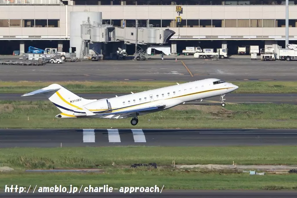 N393BV Bombardier Global 6000 باري ديلر