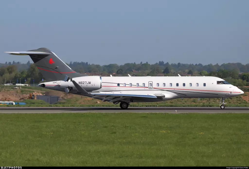 طائرة جون هنري N627JW Global 5000 