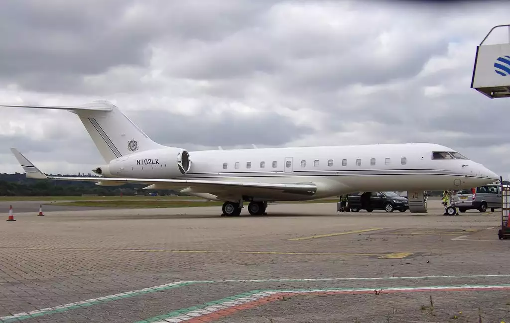 N702LK Global 5000 Частный самолет Ли Андерсона 