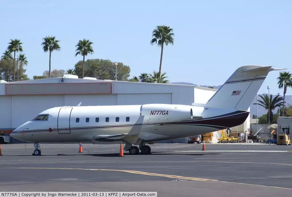 N712HL Bombardier Howard Leight özel jeti