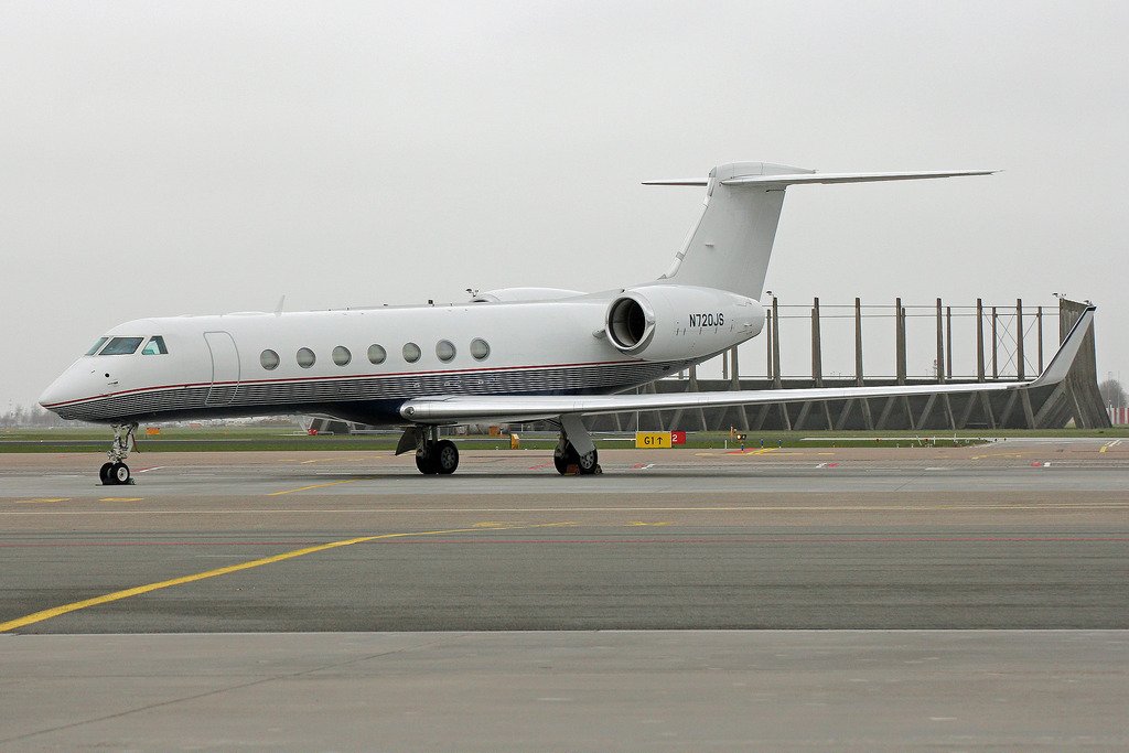 طائرة N720JS G550 شوتنشتاين