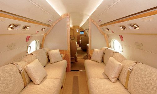 طائرة N720JS G550 شوتنشتاين