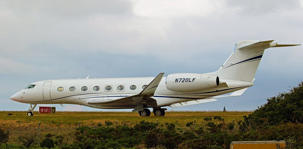 N720LF G650 Frank Lowy