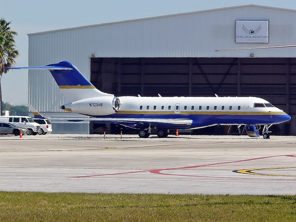 N723A BG5000 Norman Braman Privatjet