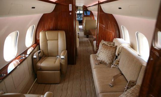 N723A BG5000 Norman Braman jet privado