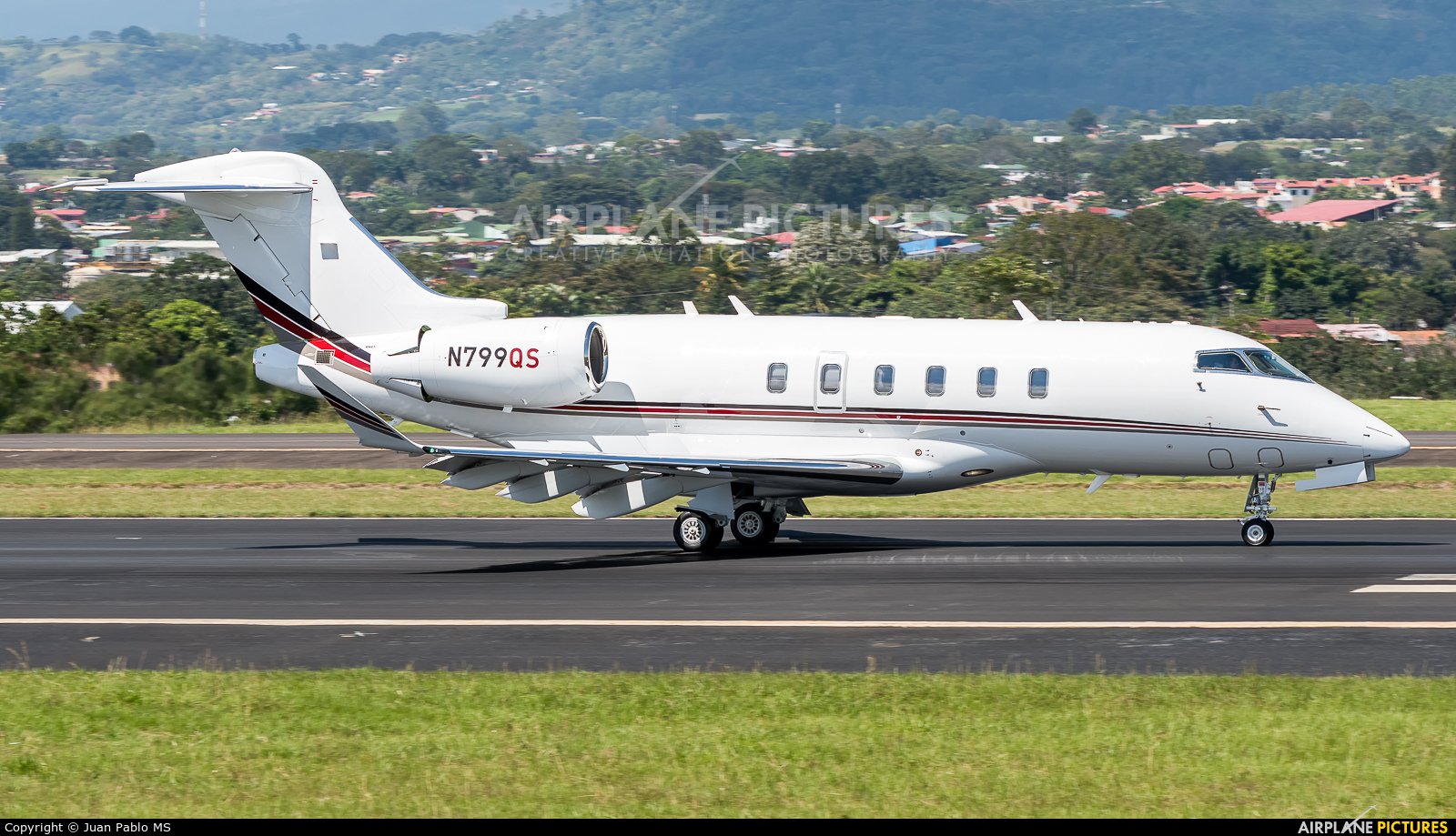 N799QS Bombardier Jerry Seinfeld privéjet