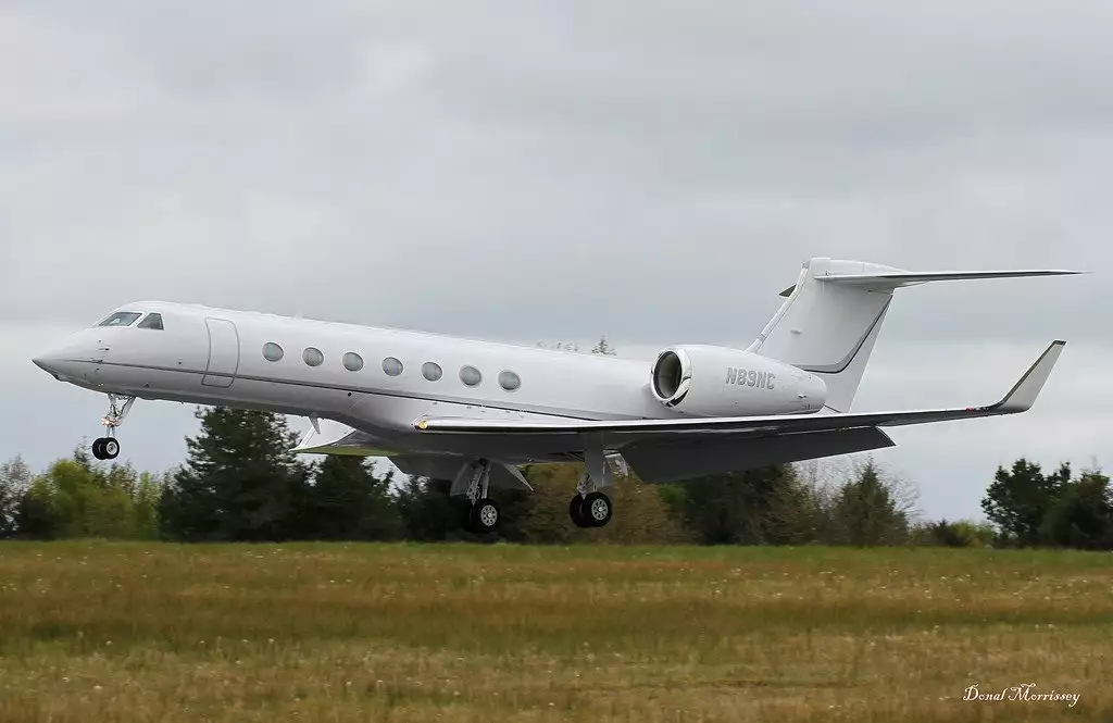 N89NC G650 Nieuws Corp Murdoch