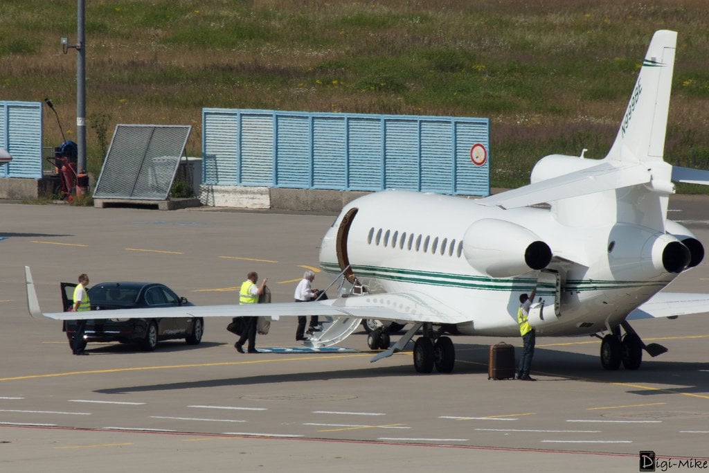 N999BE Falcon 7X Берни Экклстоун