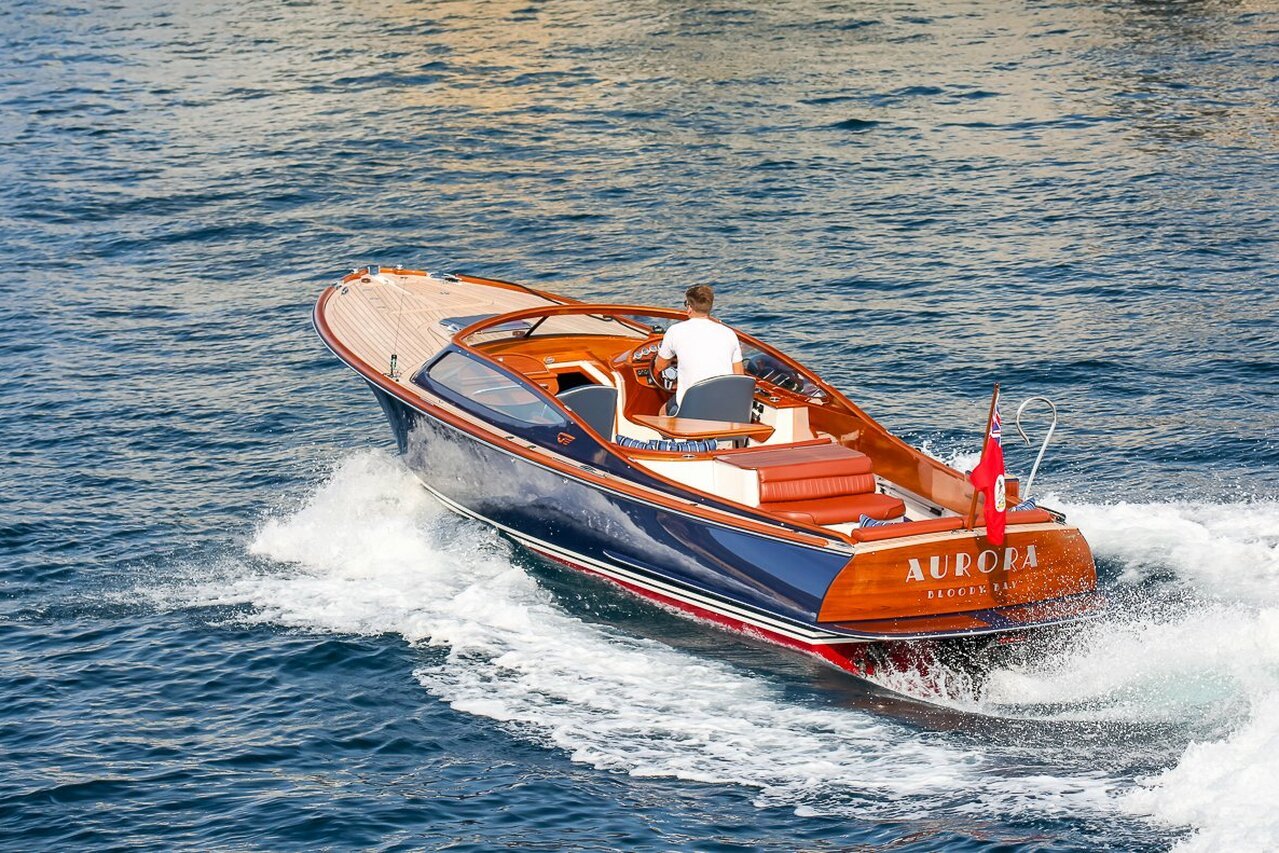 Tender voor Aurora-jacht (Talaria Runabout 29) – 9,73m – Hinckley 