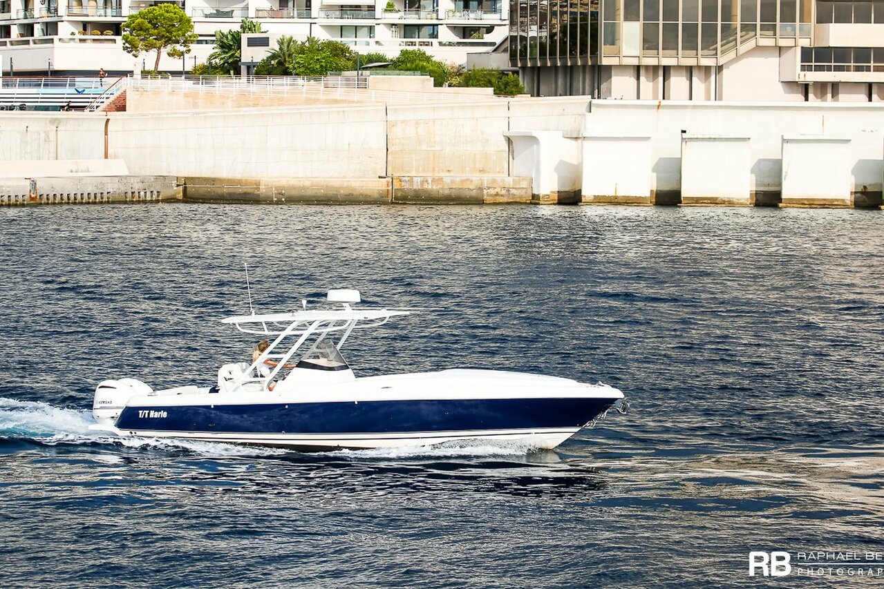 Tender to Harle (327 Cuddy) - 9,75m - Intrepid Powerboats