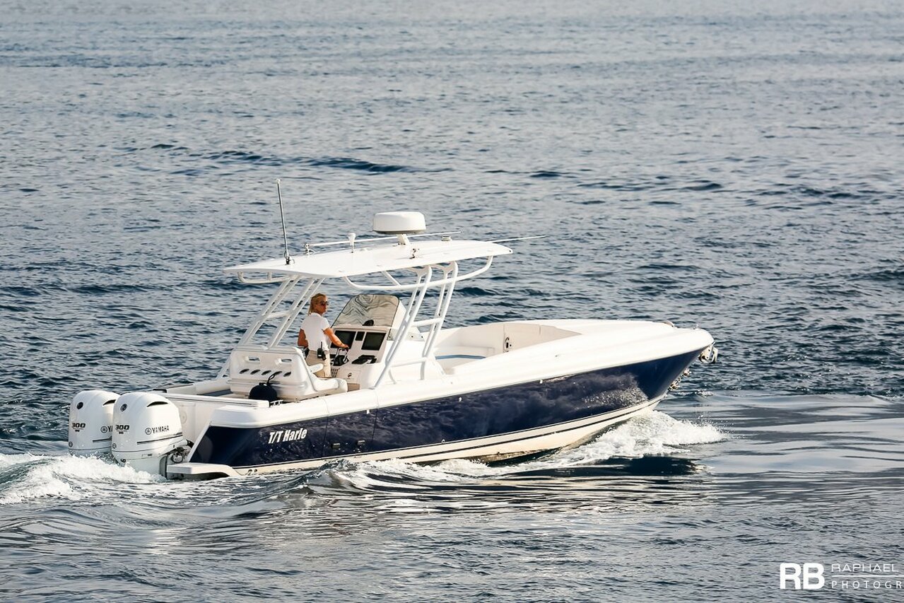 Tender to Harle (327 Cuddy) - 9,75m - Intrepid Powerboats