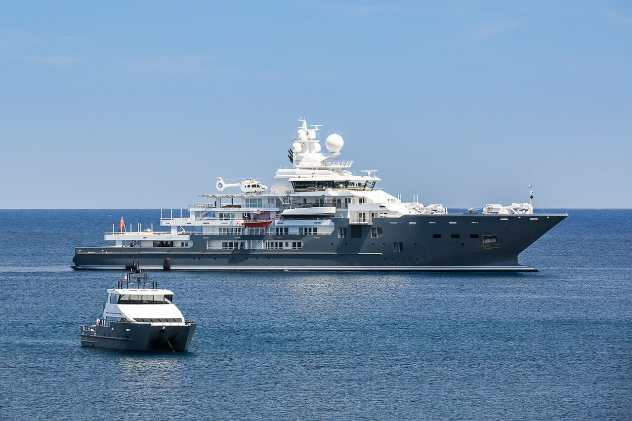 yuri milner yacht