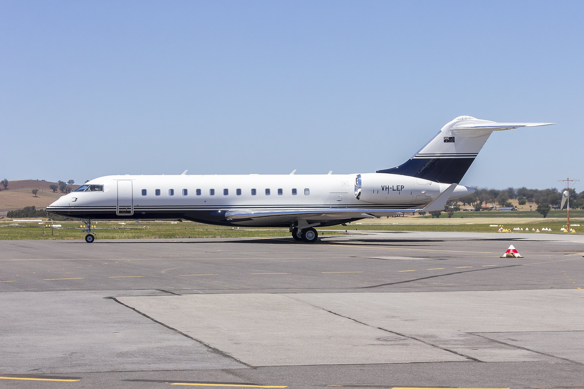 VH-LEP Bombardier G6000 Lindsay Fox