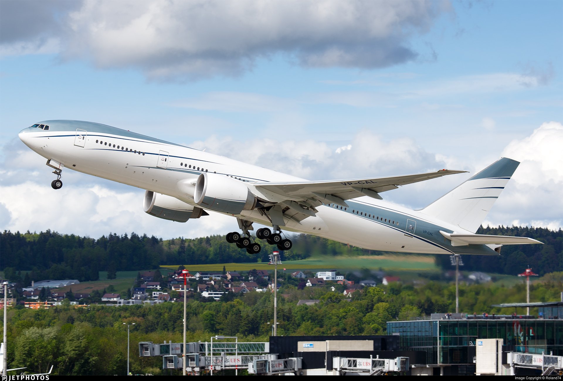 VP-CAL B777 BBJ Principe Mohammed bin Fahd al Saud	