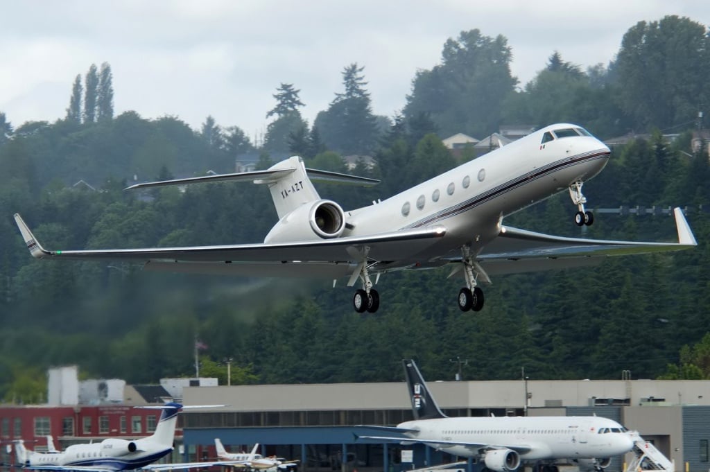 XA-AZT Gulfstream GV Salinas Pliego özel jet