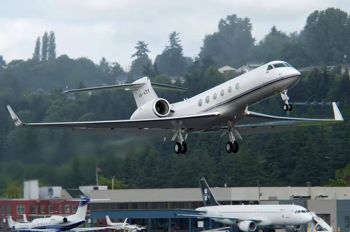 Jato particular XA-AZT Gulfstream GV Salinas Pliego