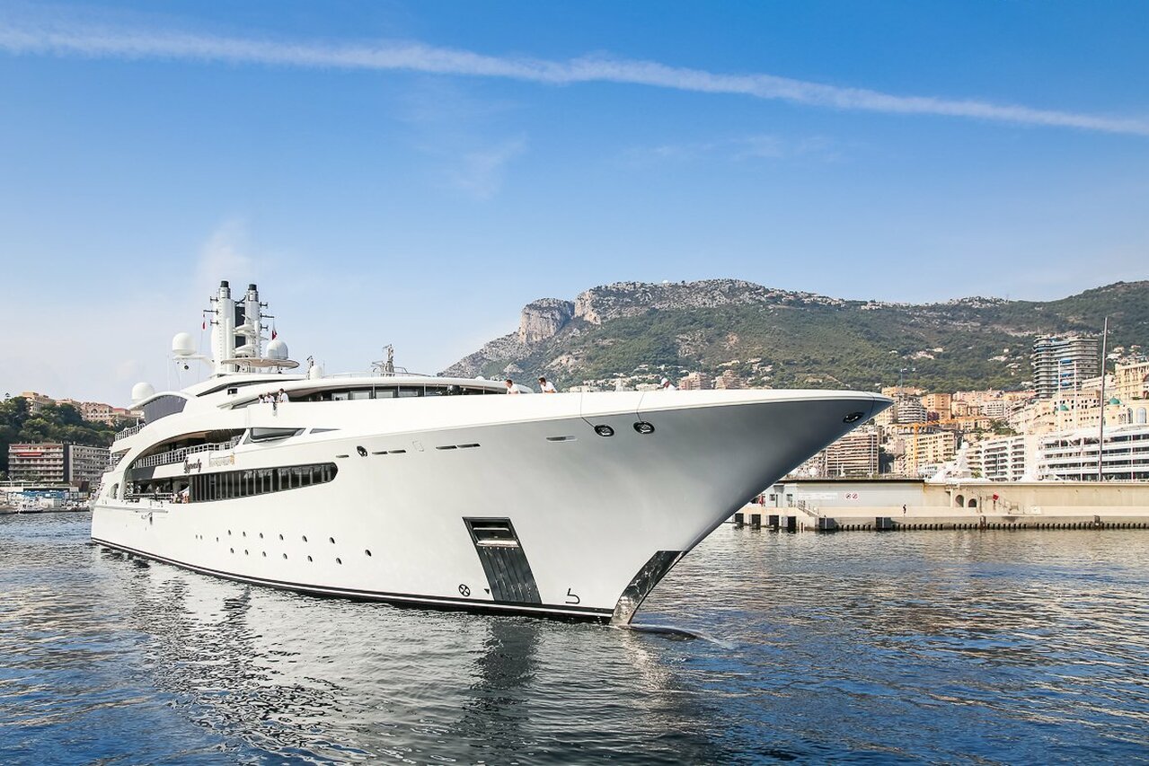 Yacht I Dynasty • Peters Werft • 2015 • Location