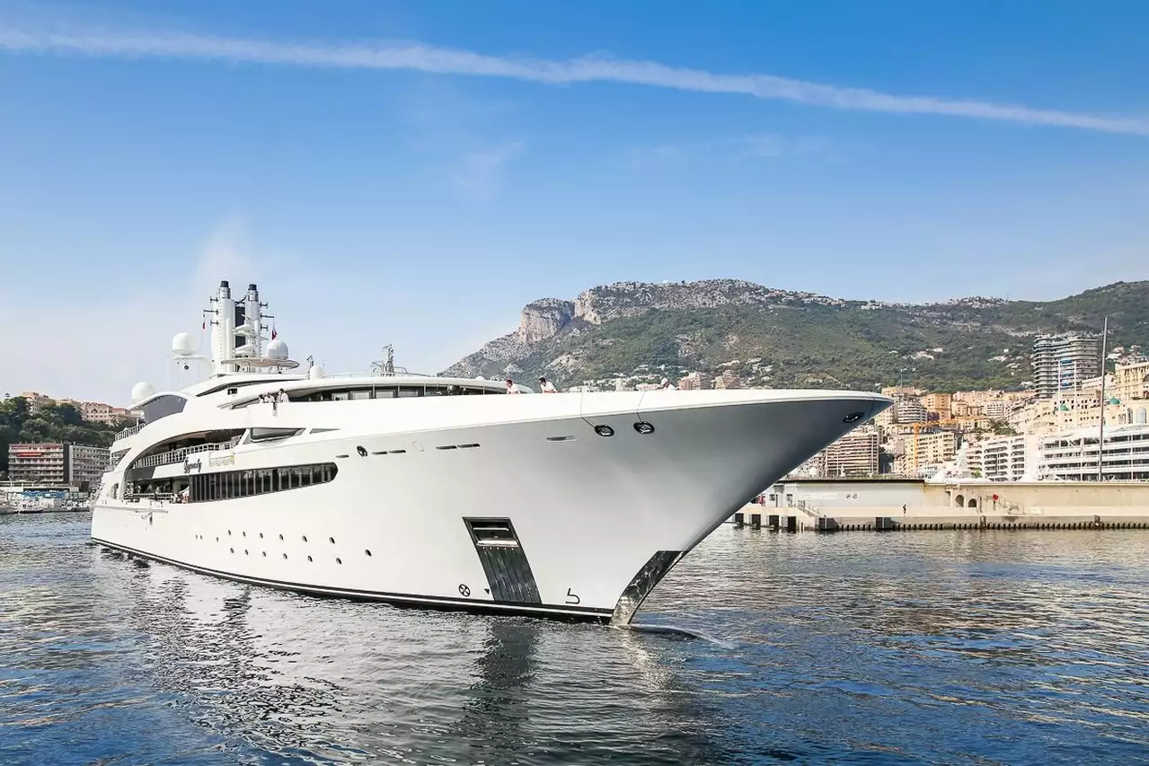 I DYNASTY Yacht • Peters Werft • 2015 • Gebouwd voor Alijan Ibragimov