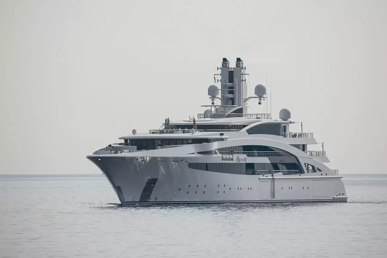 I DYNASTY Yacht • Peters Werft • 2015 • Construit pour Alijan Ibragimov