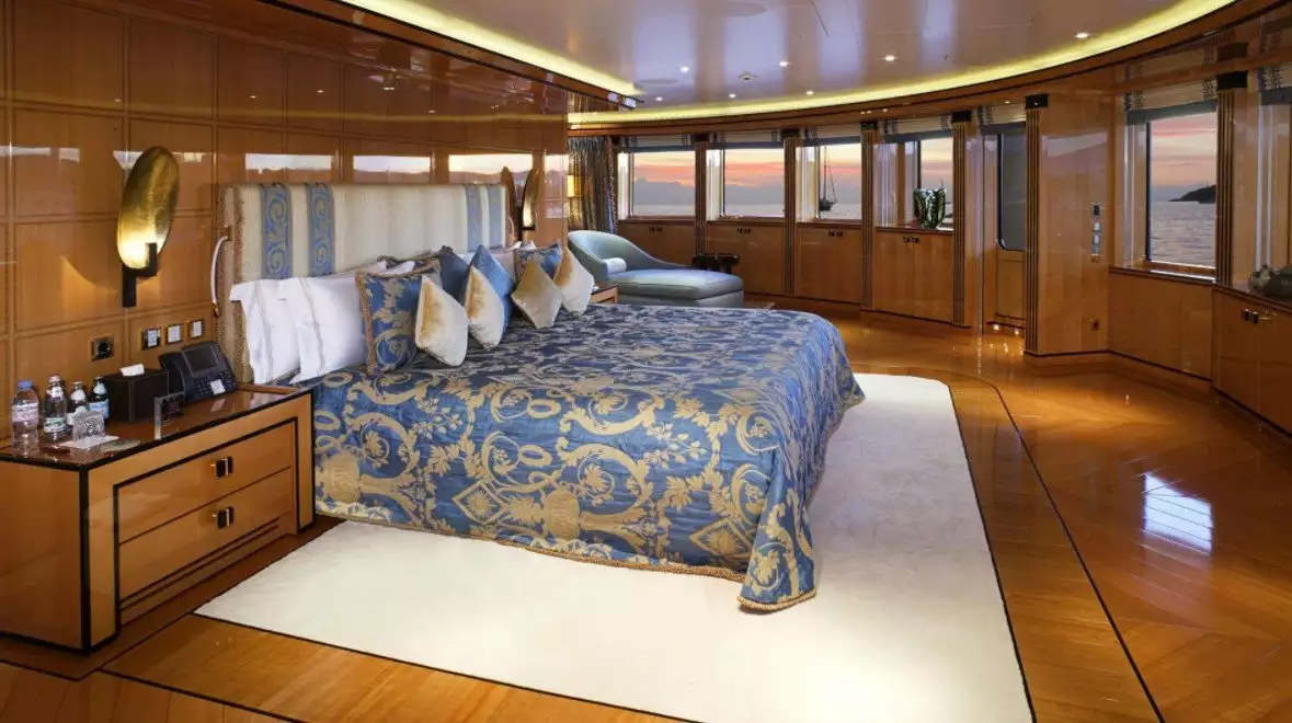 Interno dell'yacht di Lurssen AL RAYA