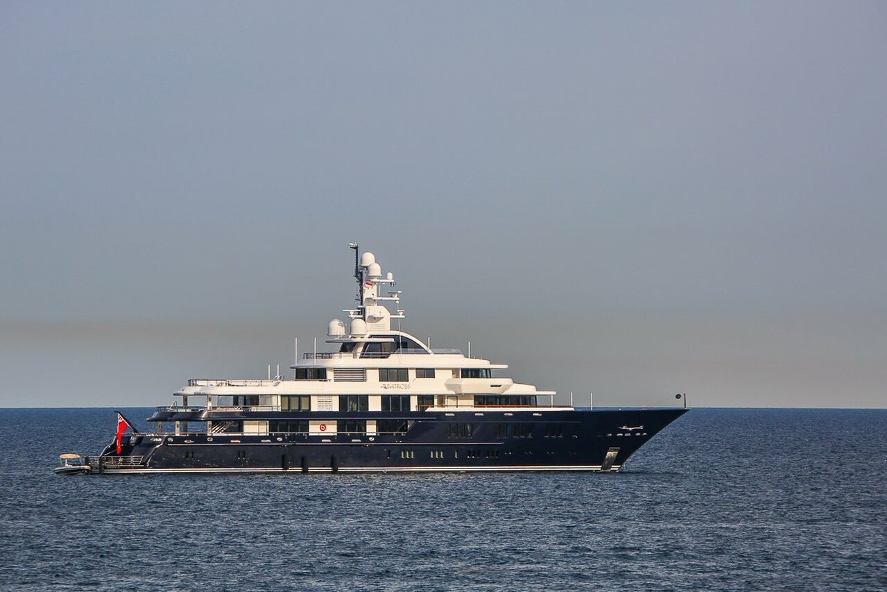 majid al futtaim yacht