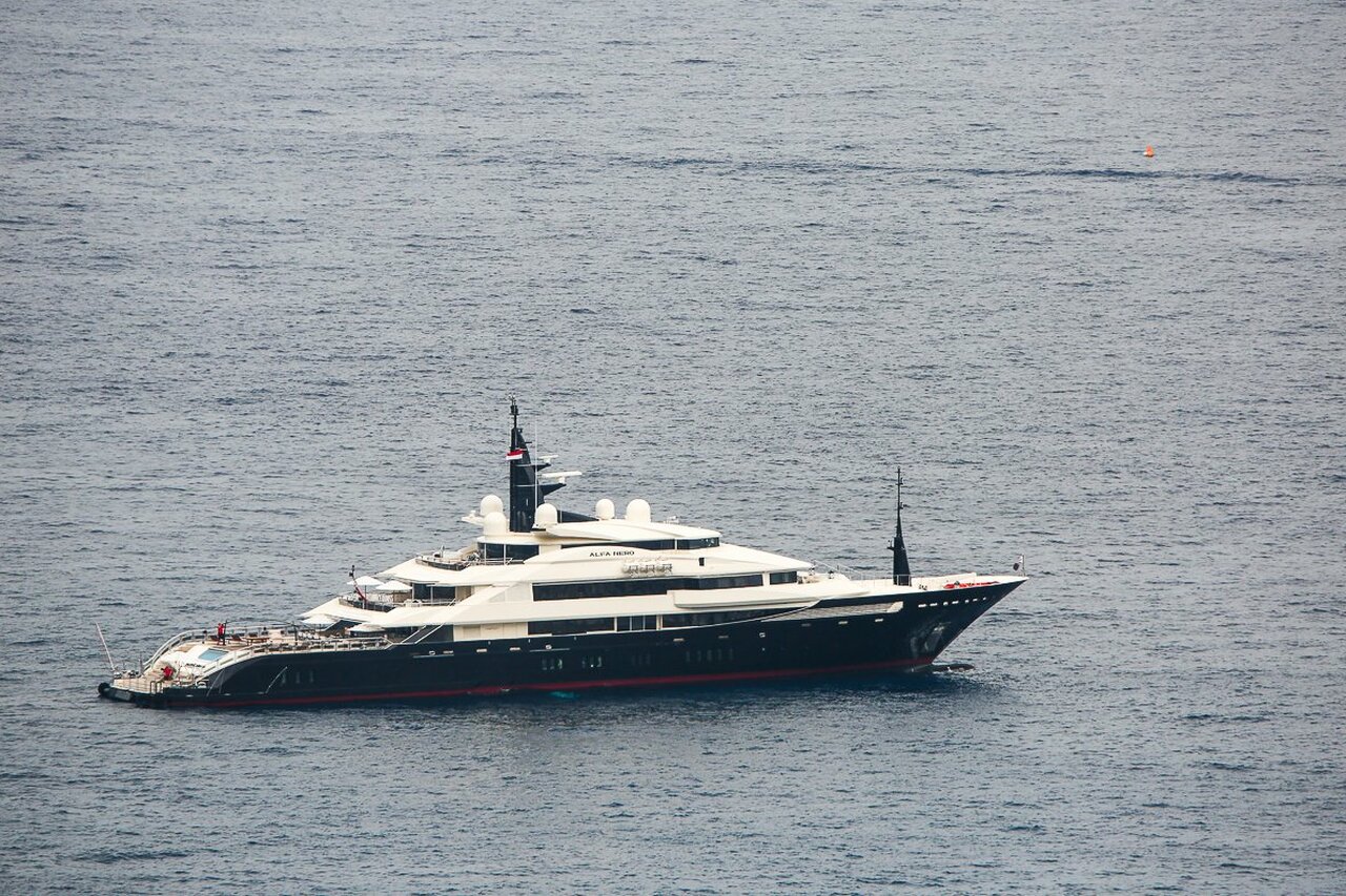 Alfa Nero yacht – 82m – Oceanco