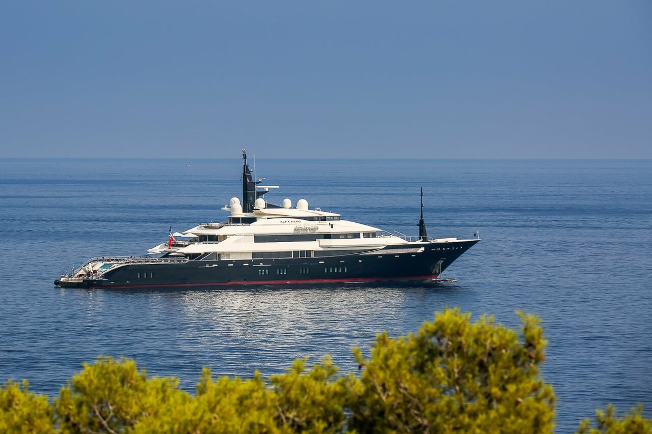 ALFA NERO Yacht • Oceanco • 2007 • Owner Andrey Guryev Alfa Nero yacht - 82m - Oceanco