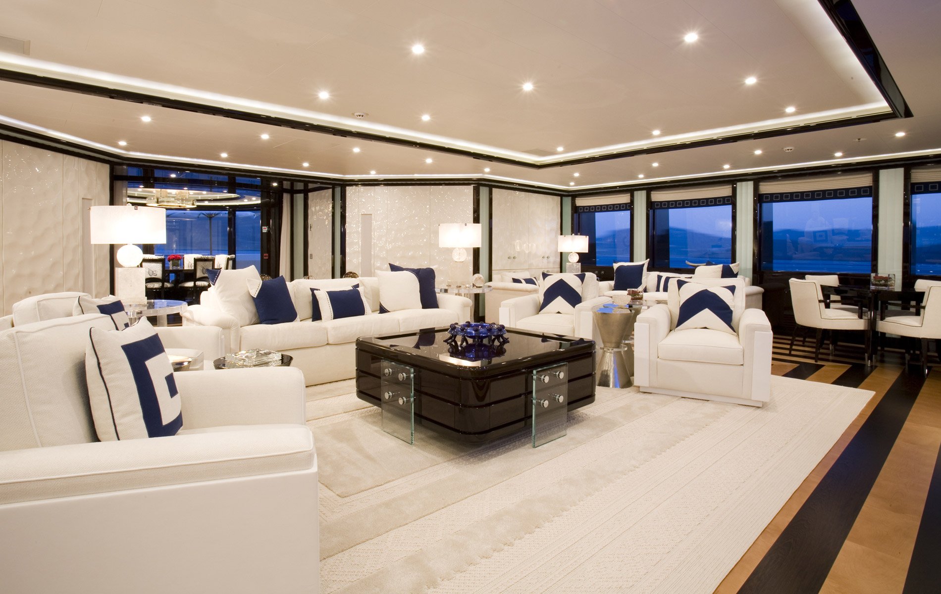 yacht nero interior