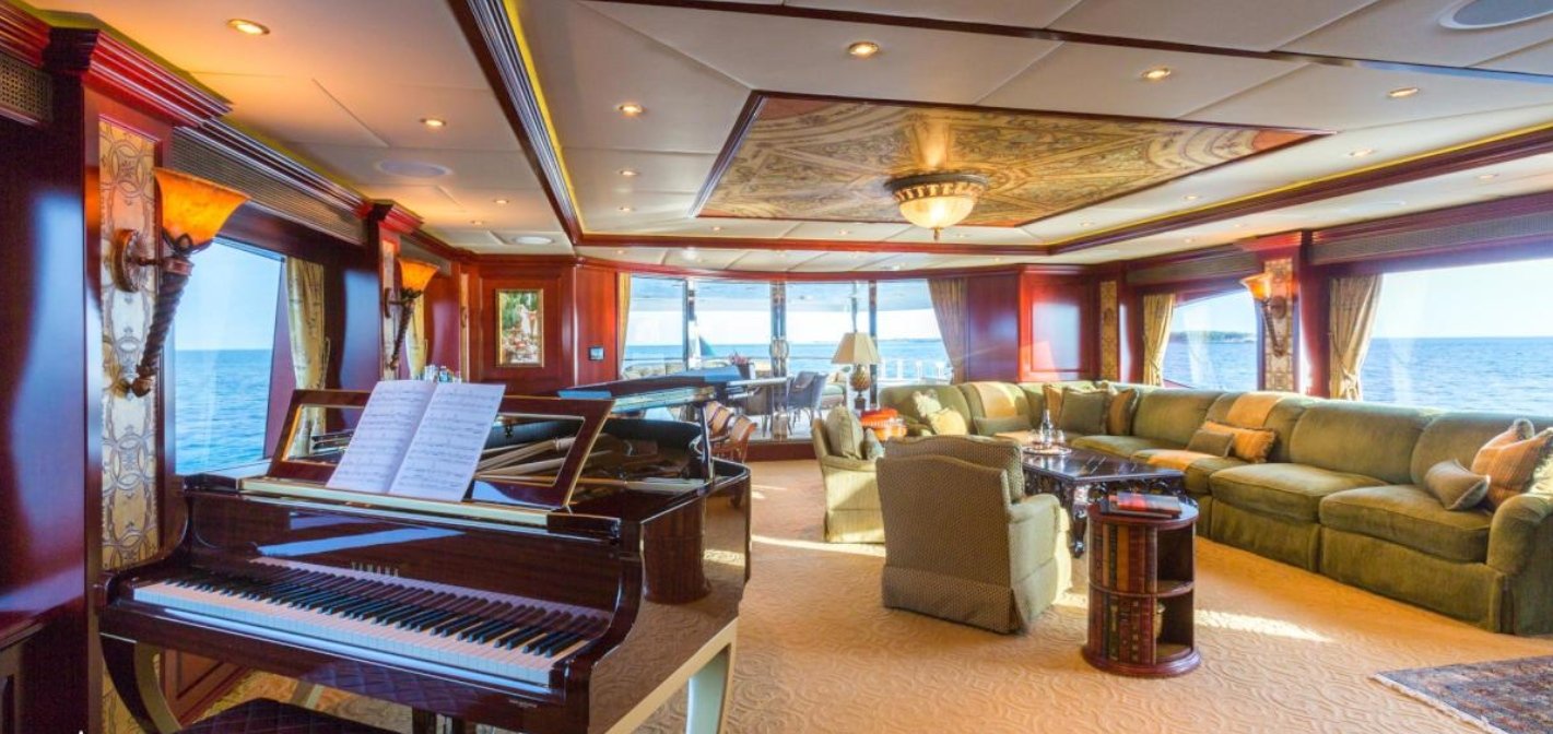 Intérieur du yacht Trinity TCB