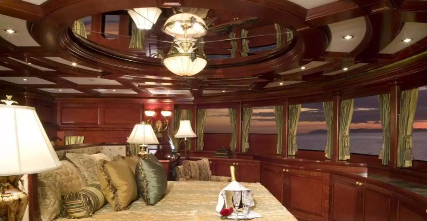 Intérieur du yacht Trinity TCB