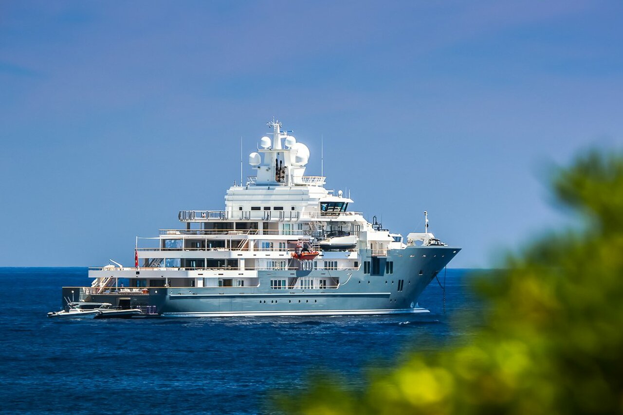 ANDROMEDA Yacht • Kleven • 2016 • Proprietario Yuri Milner