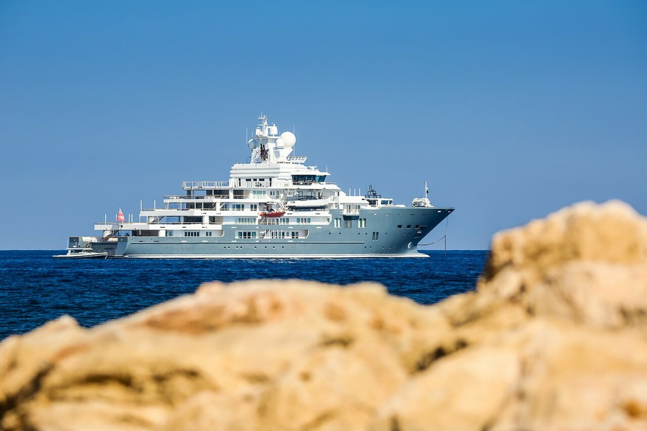 ANDROMEDA Yate - Kleven - 2016 - Propietario Yuri Milner