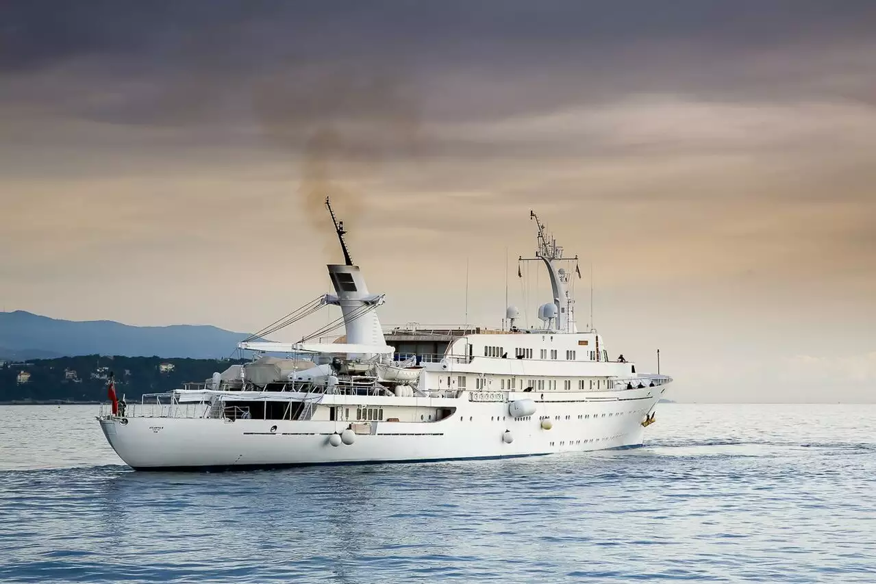 yacht Atlantis II – 116m – Chantiers navals helléniques - famille Niarchos